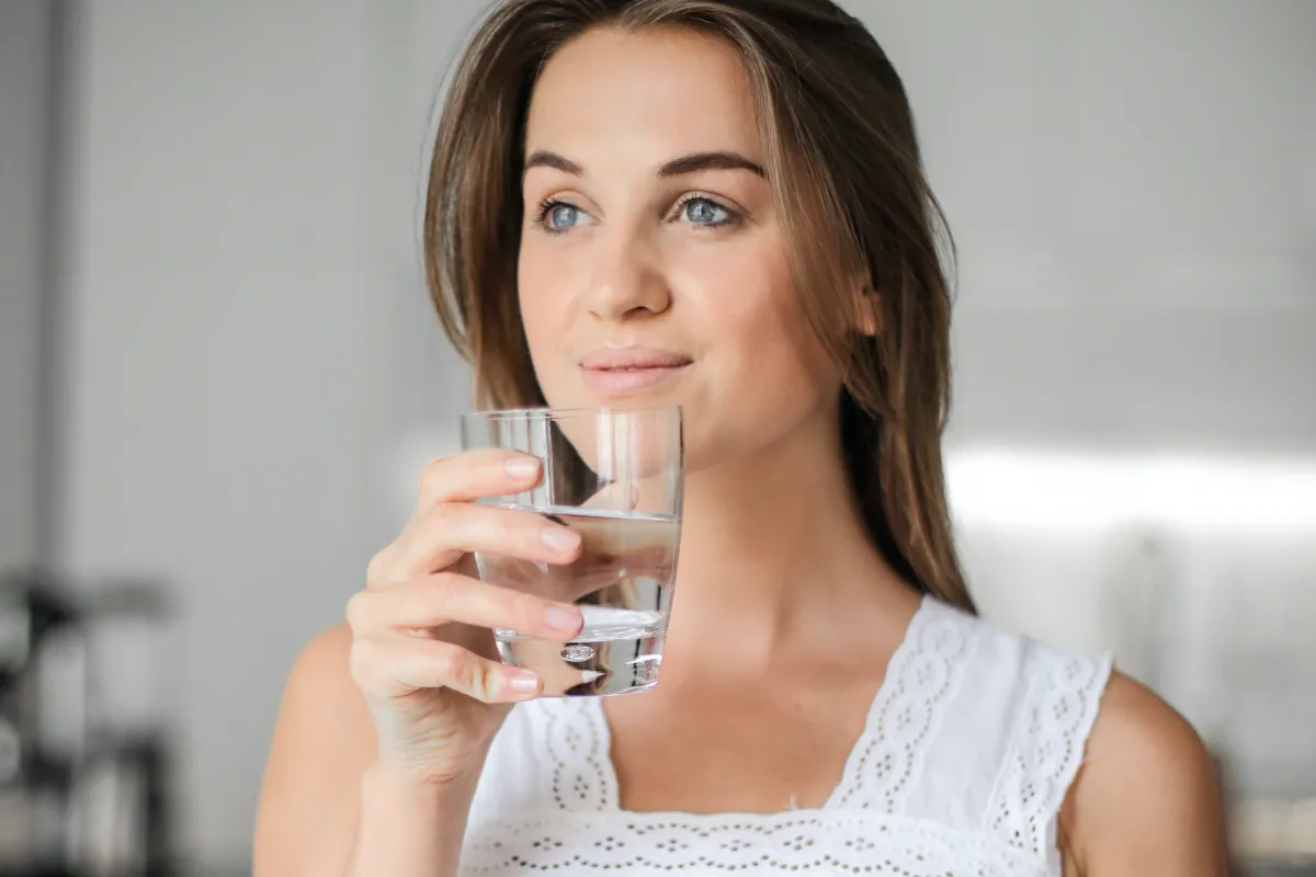 Toma el control de tu hidratación con el filtro dispensador de agua de DAMSU